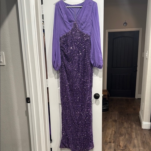 Elegant Purple Maxi Dress - Picture 1 of 7